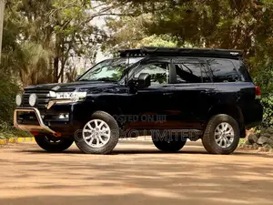 Toyota Land Cruiser 2018 Blue