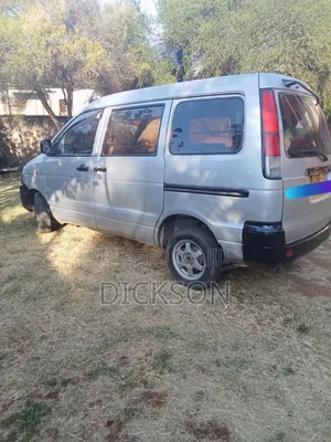 Toyota HiAce 2004 Silver