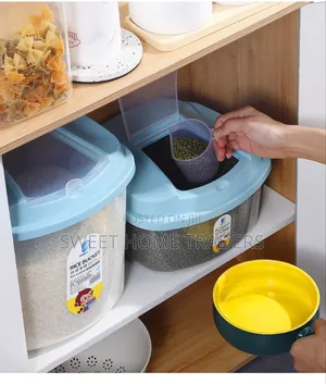 10 Kg Plastic Cereal Buckets
