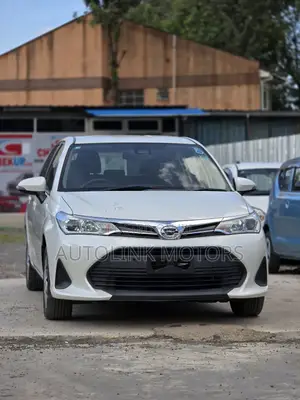 Toyota Corolla Fielder 1.5 Hybrid FWD 2018 White