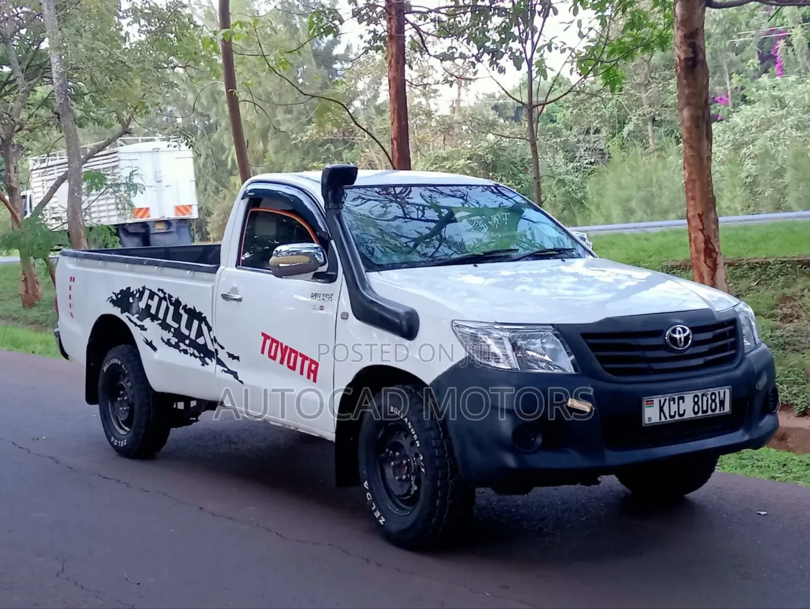 Toyota Hilux 2013 White