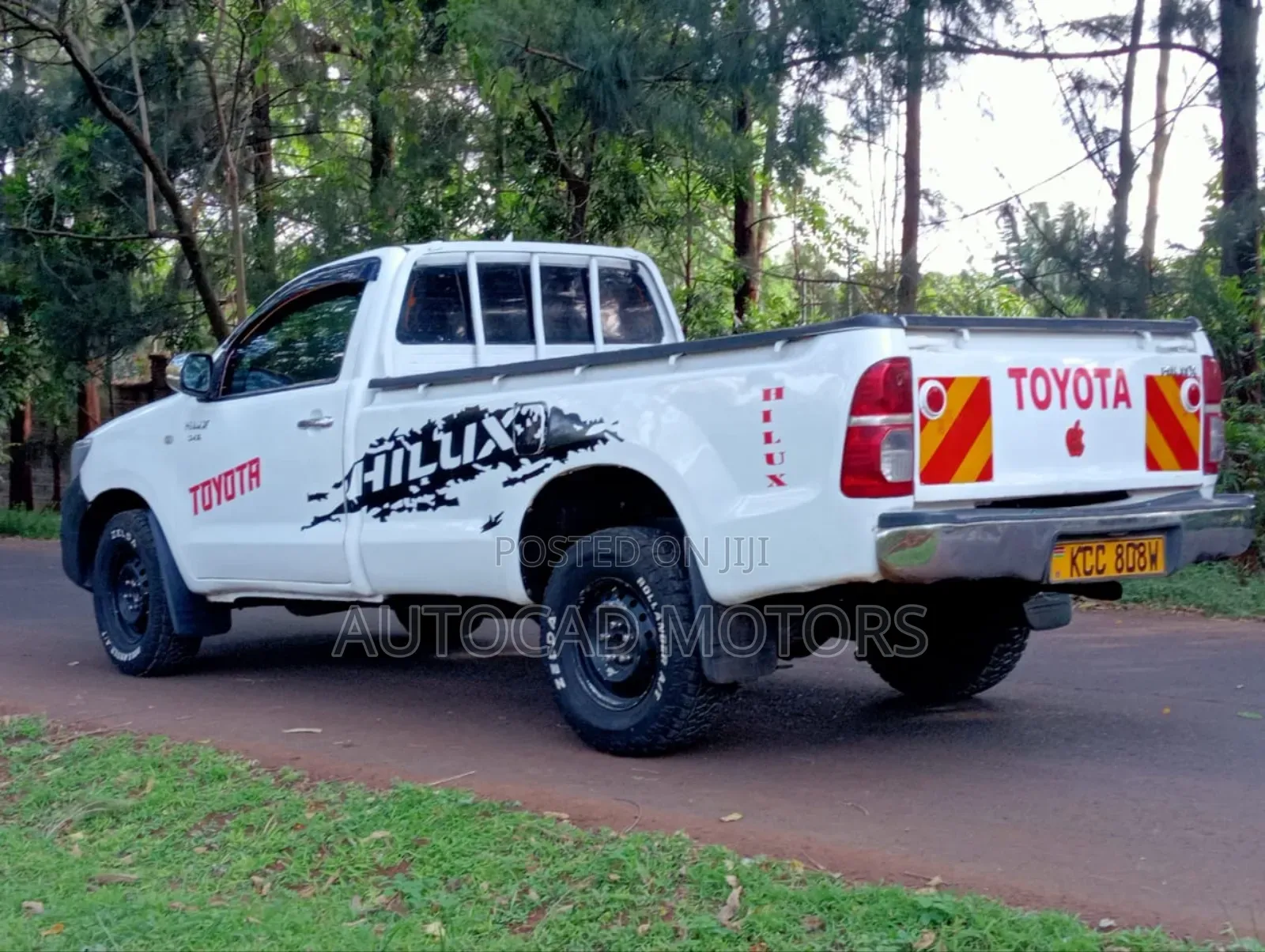 Toyota Hilux 2013 White
