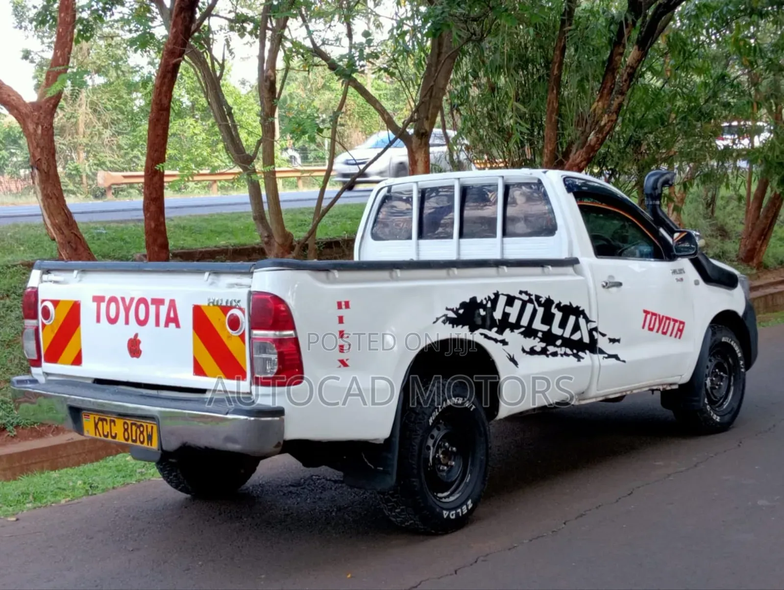 Toyota Hilux 2013 White