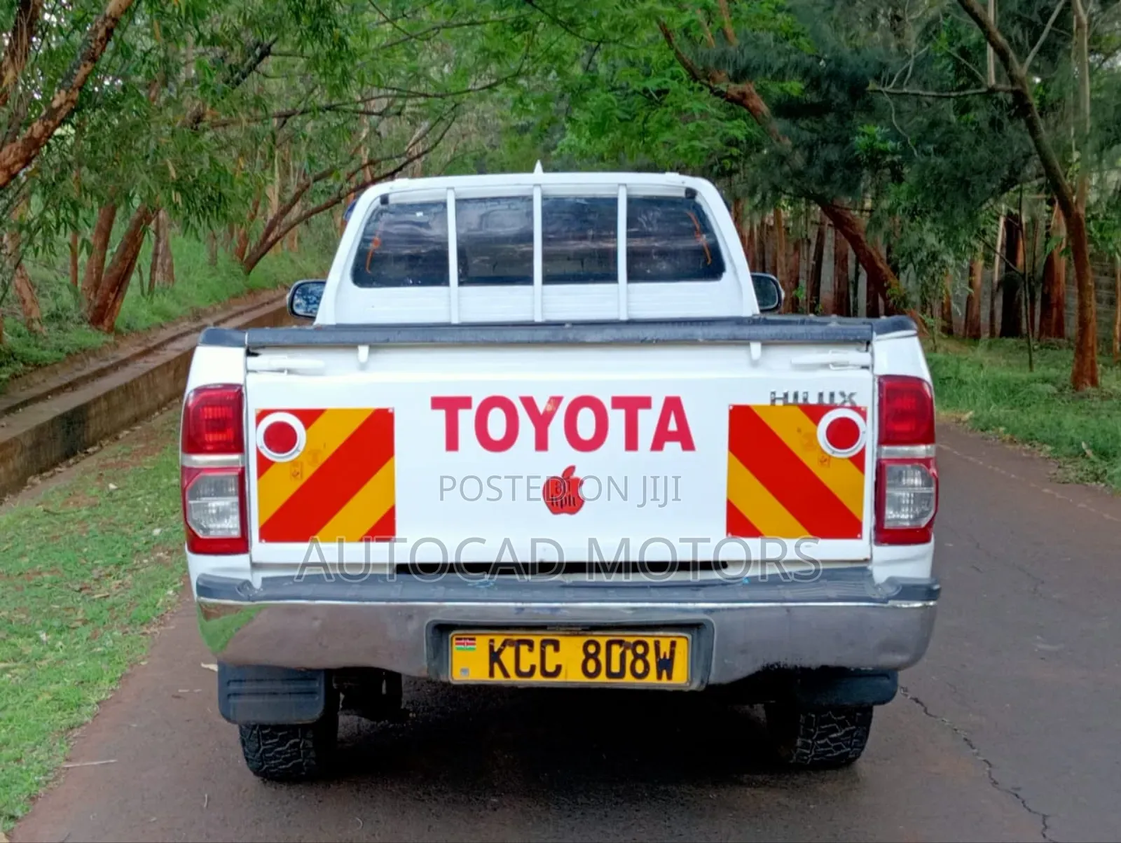Toyota Hilux 2013 White