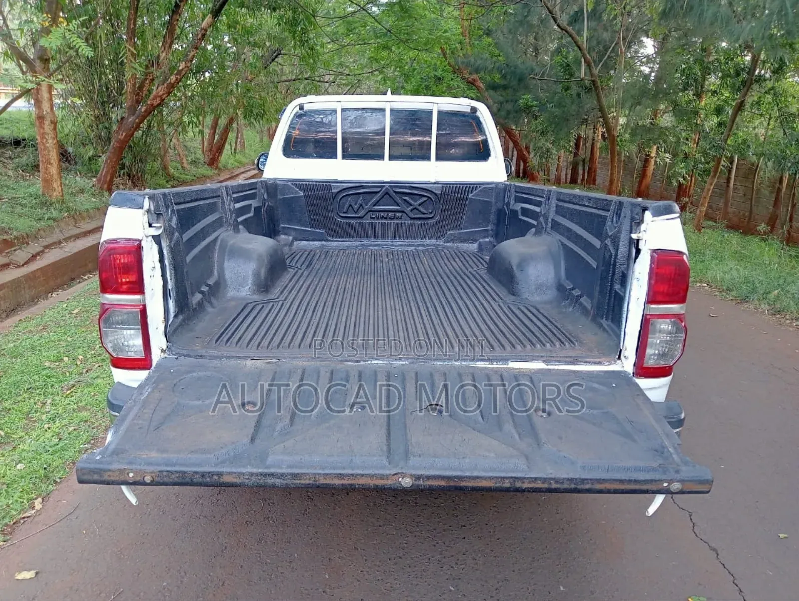 Toyota Hilux 2013 White