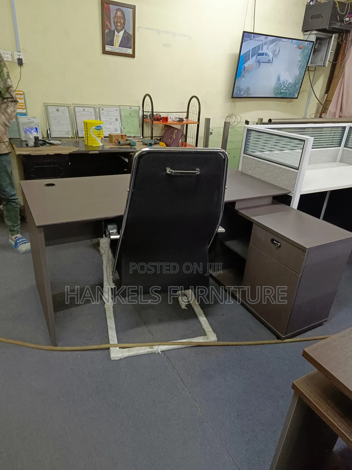 Minimalist Executive Table