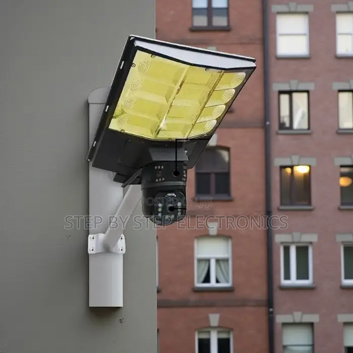 Energy Saving 4g Multiple Lens Solar Camera With Solar Street Light