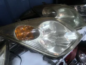 Toyota Ist 2005  Non Xenon Headlight