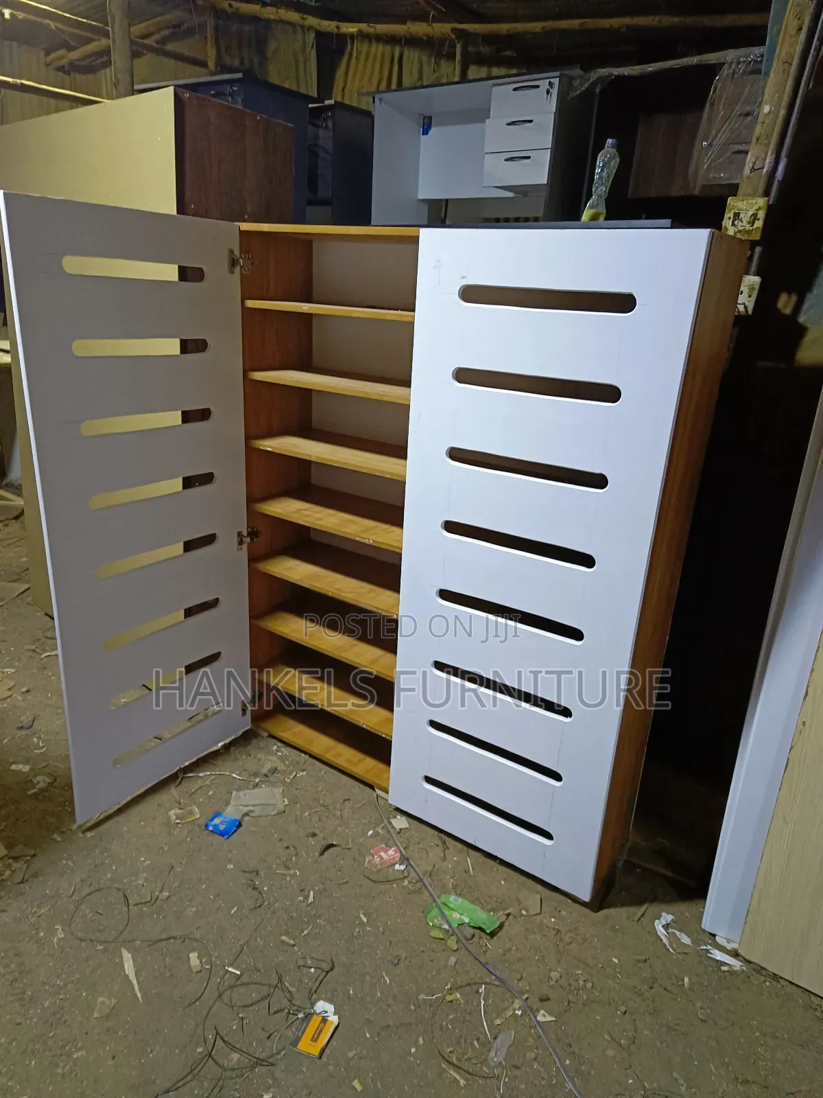 High‐Gloss Shoe Storage Cabinet