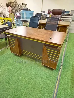 Compact 1.4 M Executive Desk