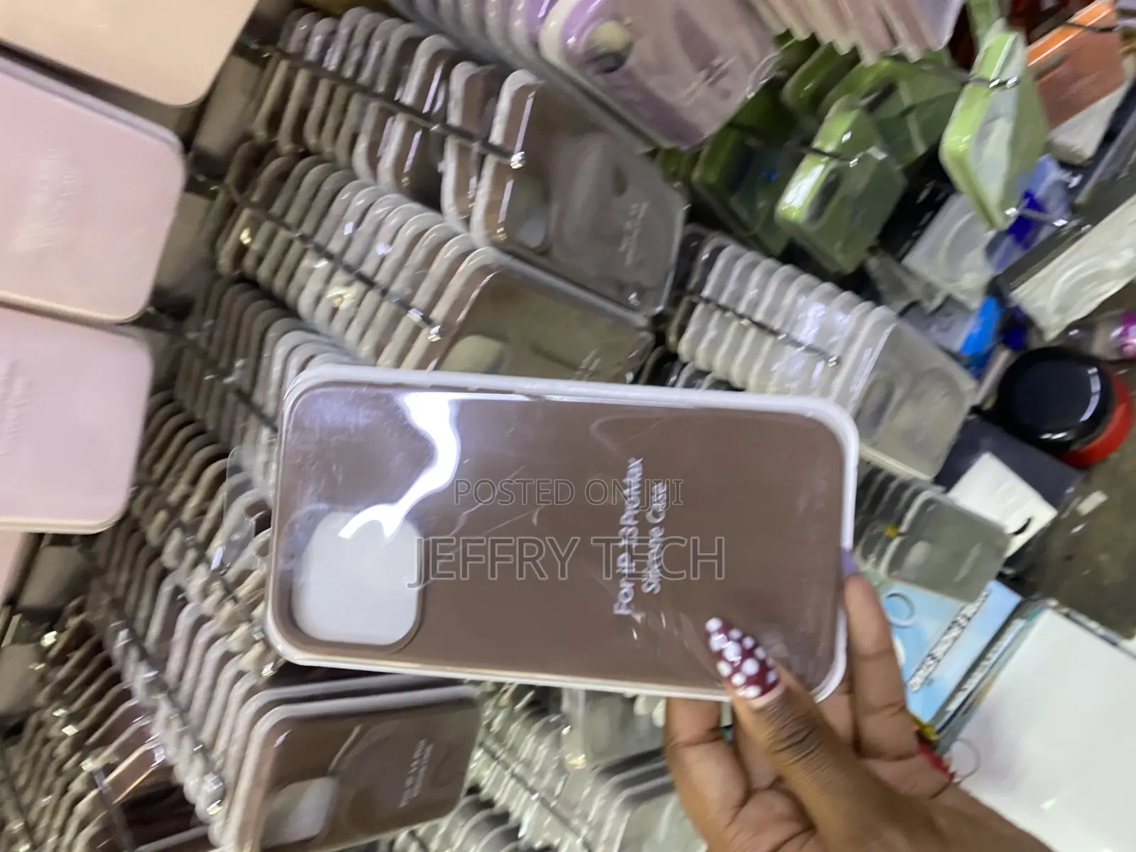 Zelony iPhone 13 Pro Max Liquid Silicone Case With Microfiber Lining