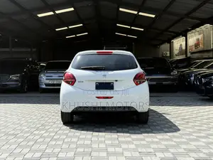 Peugeot 208 2019 White