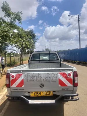 Isuzu D-MAX 2010 Gray