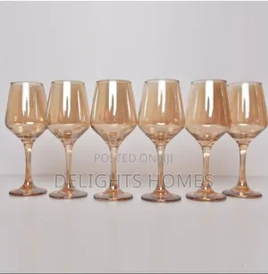 Gold Wine Glass_b