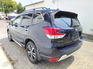 Subaru Forester Premium AWD 2019 Blue