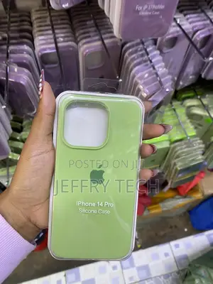 Maver for iPhone 14 Pro Liquid Silicone With Microfiber Lining