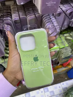 Maver for iPhone 14 Pro Liquid Silicone With Microfiber Lining