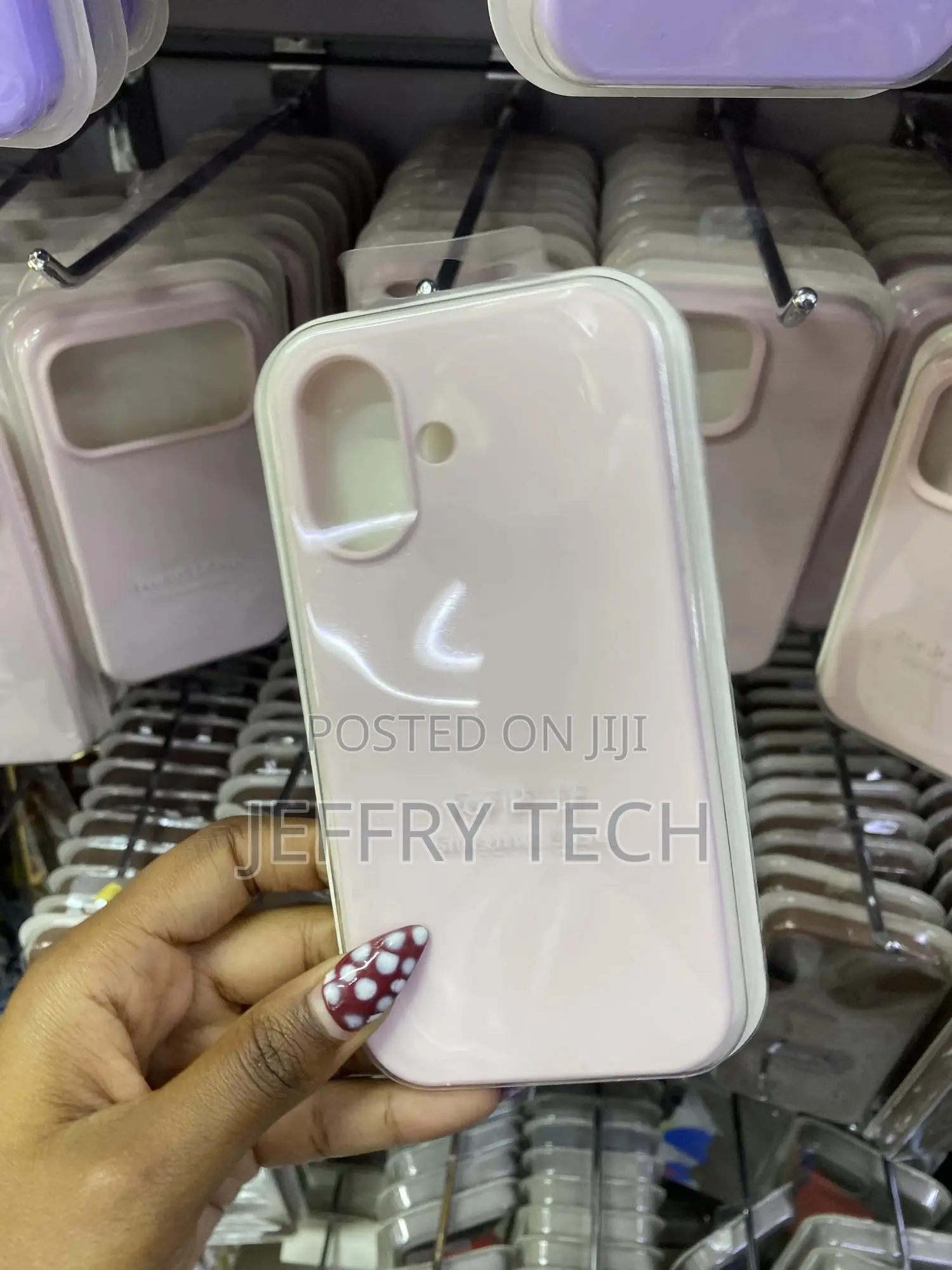 Anchor iPhone 17 Liquid Silicone Case With Microfiber Lining