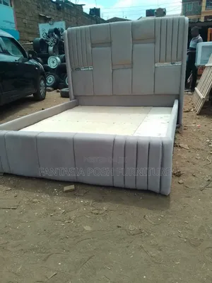 5x6 Cozy Modern Chester Bed Available - Flash Sale