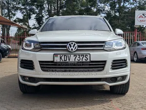 Volkswagen Touareg TDI R-Line 4dr SUV AWD (3.0L 6cyl Turbodiesel 8A)