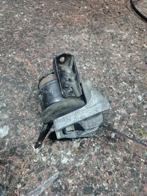 Noah Voxy 1az Engine Mounting