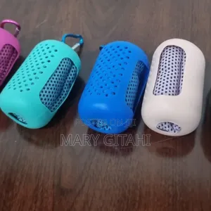 Portable Sports Quick Dry Cool Towel in Silicone Pocket