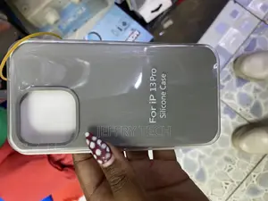 Casefty iPhone 13 Pro Liquid Silicone Case With Microfiber Lining
