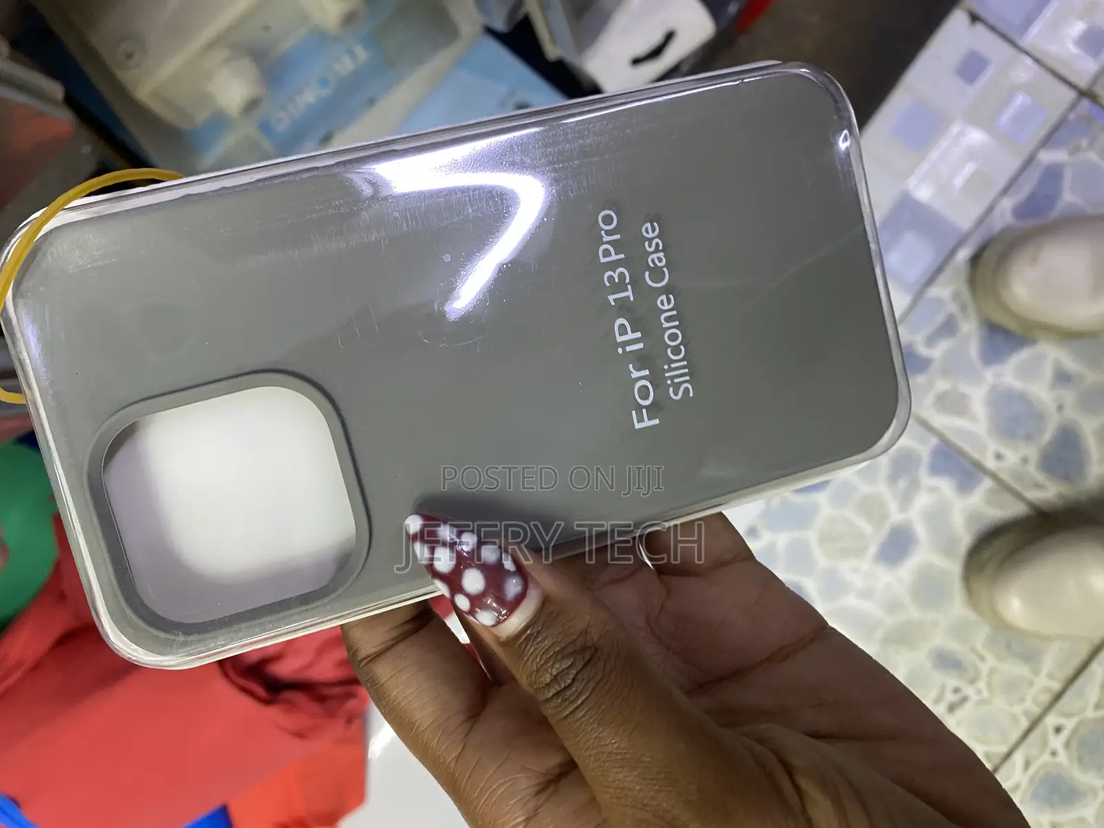 Casefty iPhone 13 Pro Liquid Silicone Case With Microfiber Lining