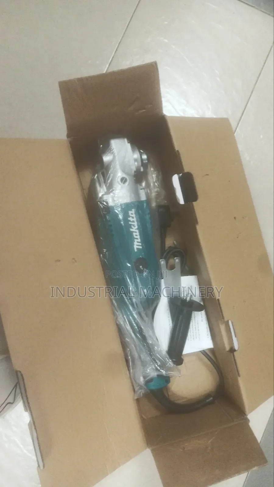 Makita Angle Grinder 9inches