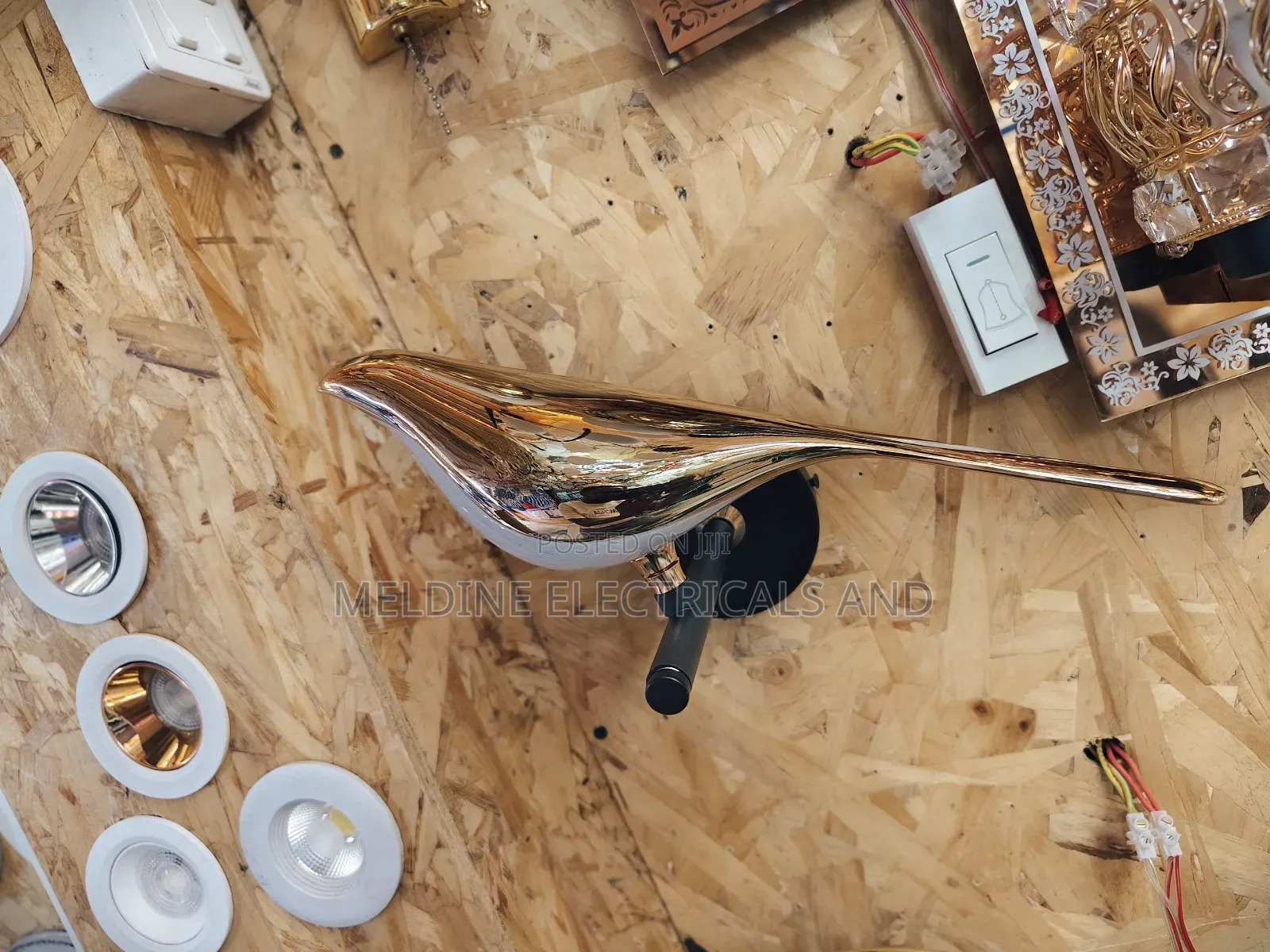 Single Wall Bracket Bird