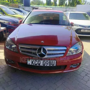 Mercedes-Benz C200 2012 Red
