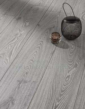 Imported Luxury Laminate Floor Boards for Modern Homes