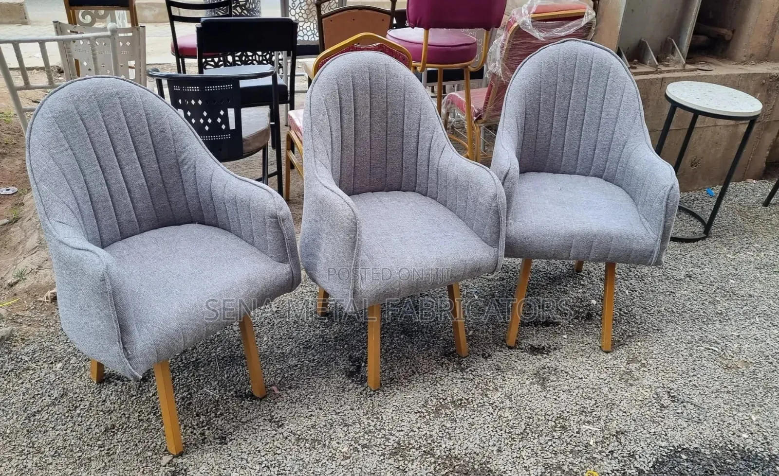 Lounge Armchair With Cushioned Backrest