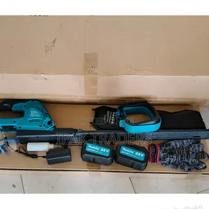 Cordless Hedge Trimmer
2 Batteries