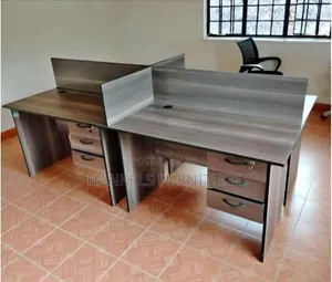 Collaborative 4-Way Office Workstations for Modern Offices