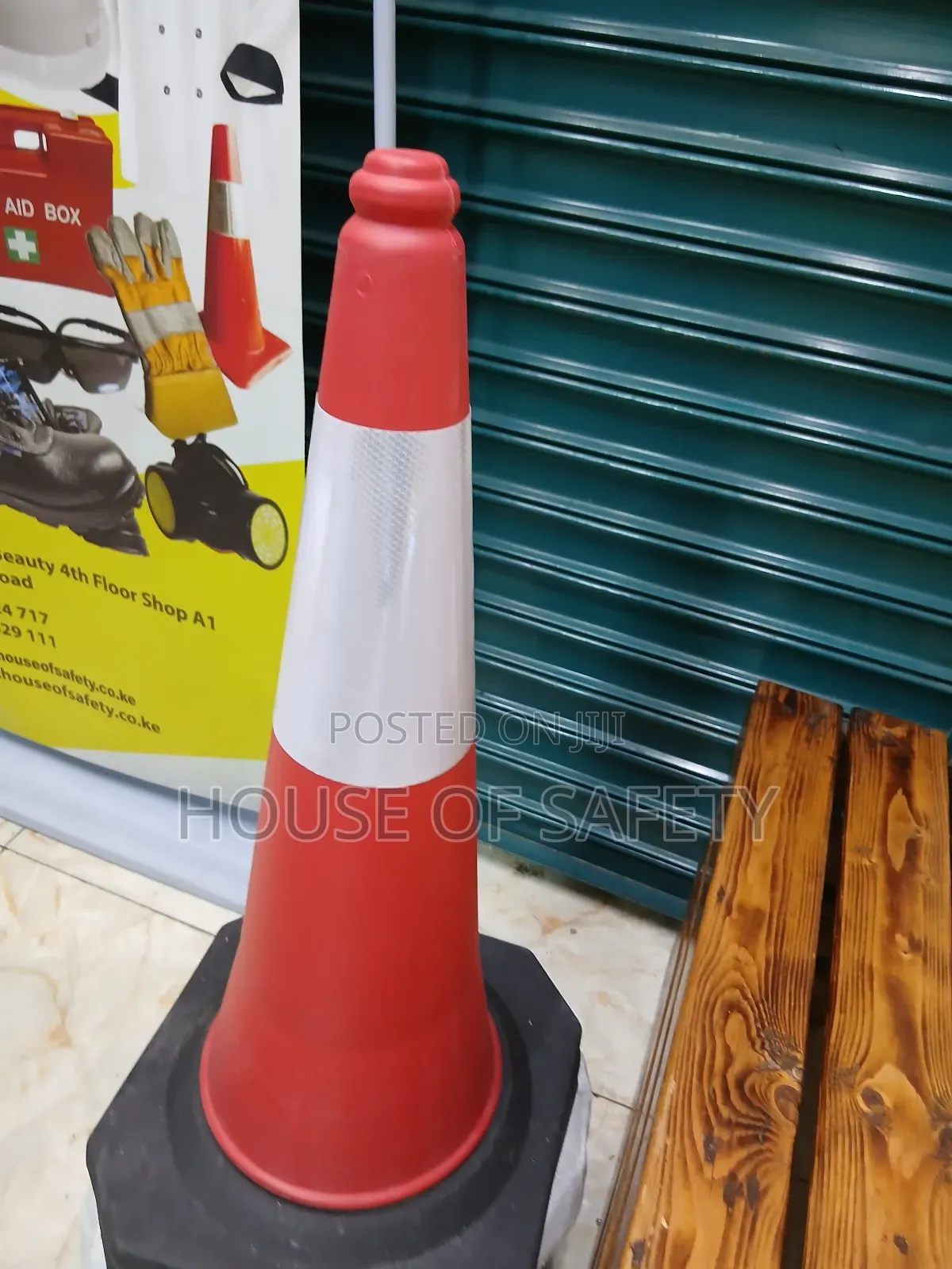 Long-lasting Safety Cone Different Colours Available