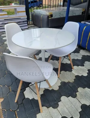 Round Dining Table With Sturdy Base