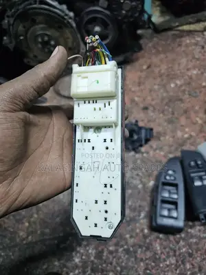 Door Switch Fielder 2005