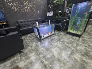 Minimalist Aquarium Coffee Table - Sleek Design