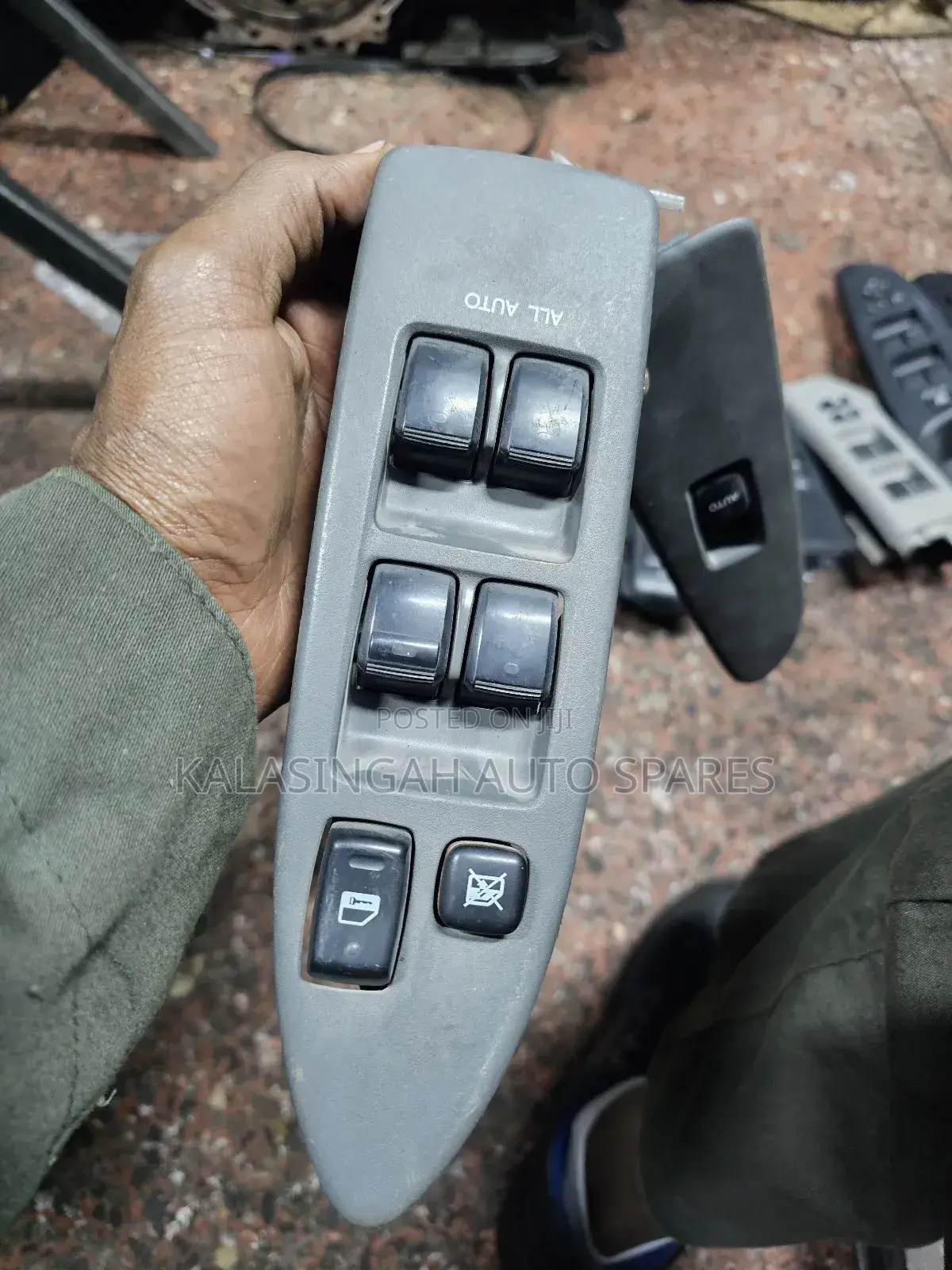 Door Main Switch For Sienta