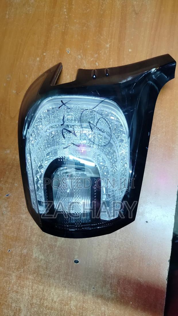 Sienta 2015 Taillight - main view