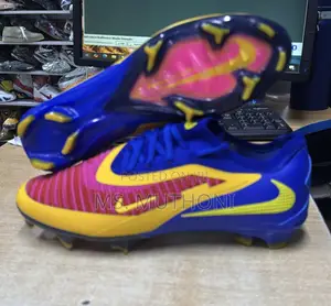 Nike Phantom 6 Football Boot Ft Gripknit Upper and Cyclone Sole Plate