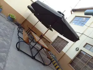 Wooden Metallic Garden Outdoor Umbrella Benches