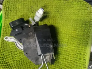 Tailgate/Boot Lock Rv4