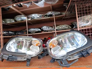 Nissan Cube Headlight Non Zenon Complete With Bulb And Socket