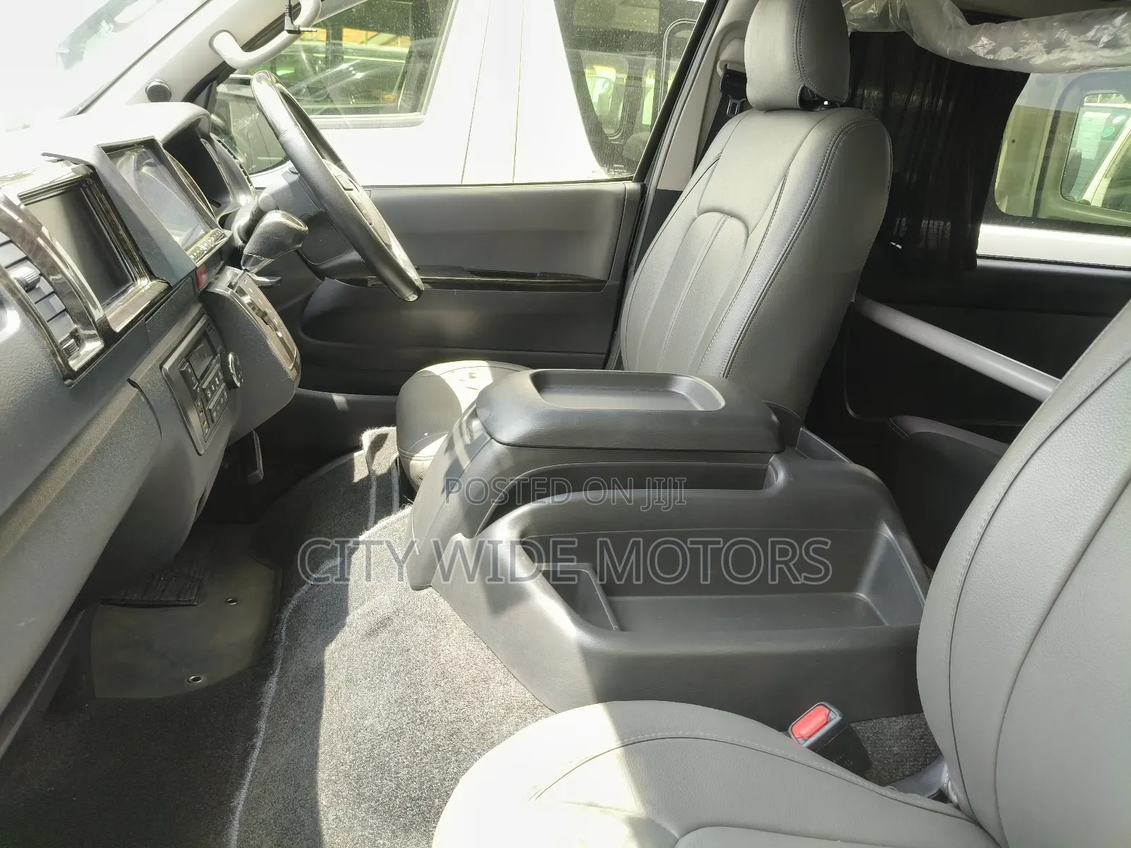 Toyota HiAce 2018 Black