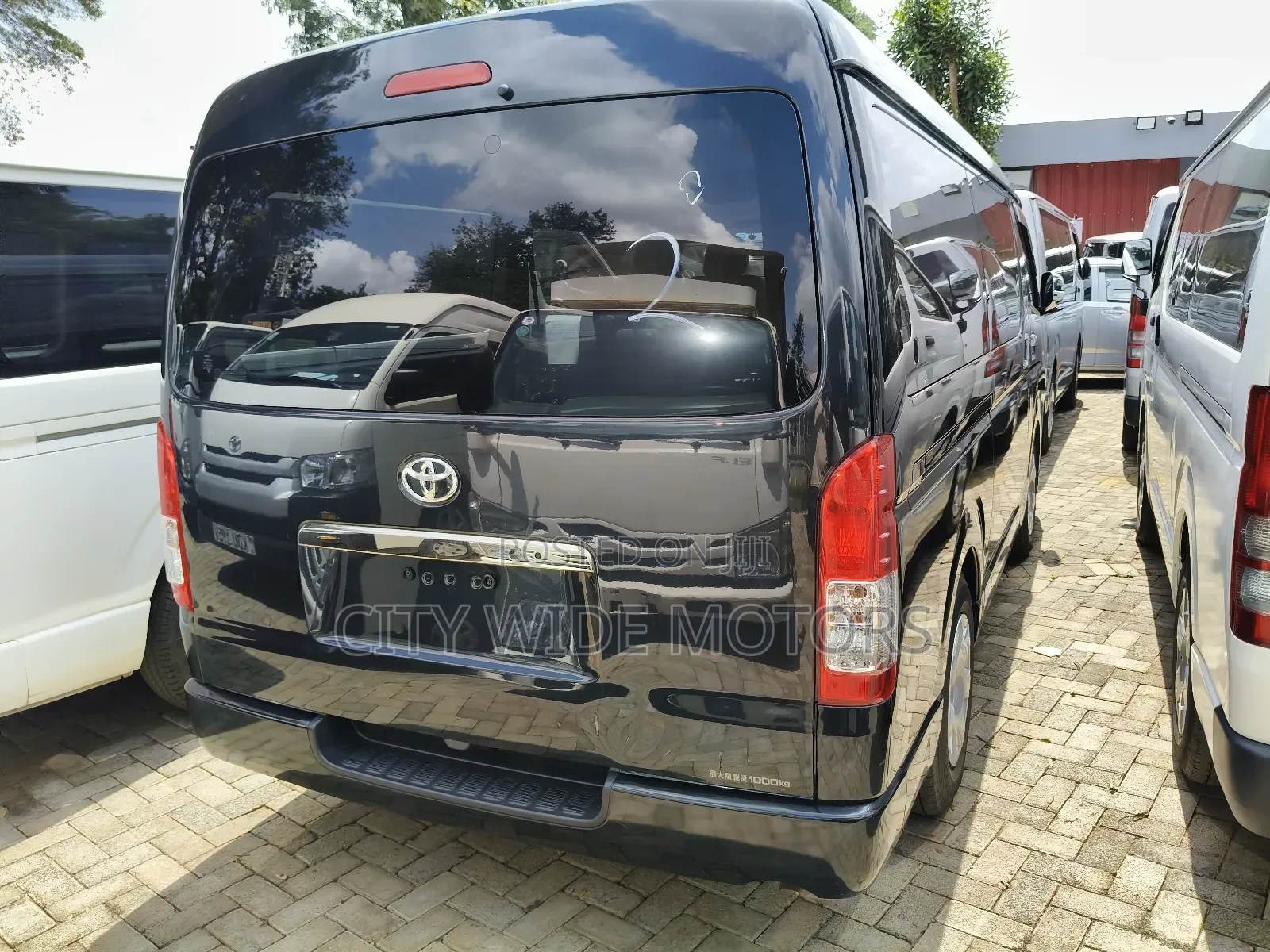Toyota HiAce 2018 Black