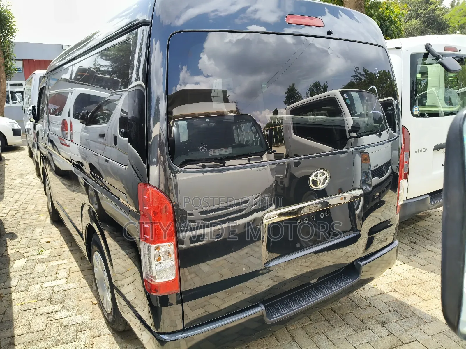 Toyota HiAce 2018 Black