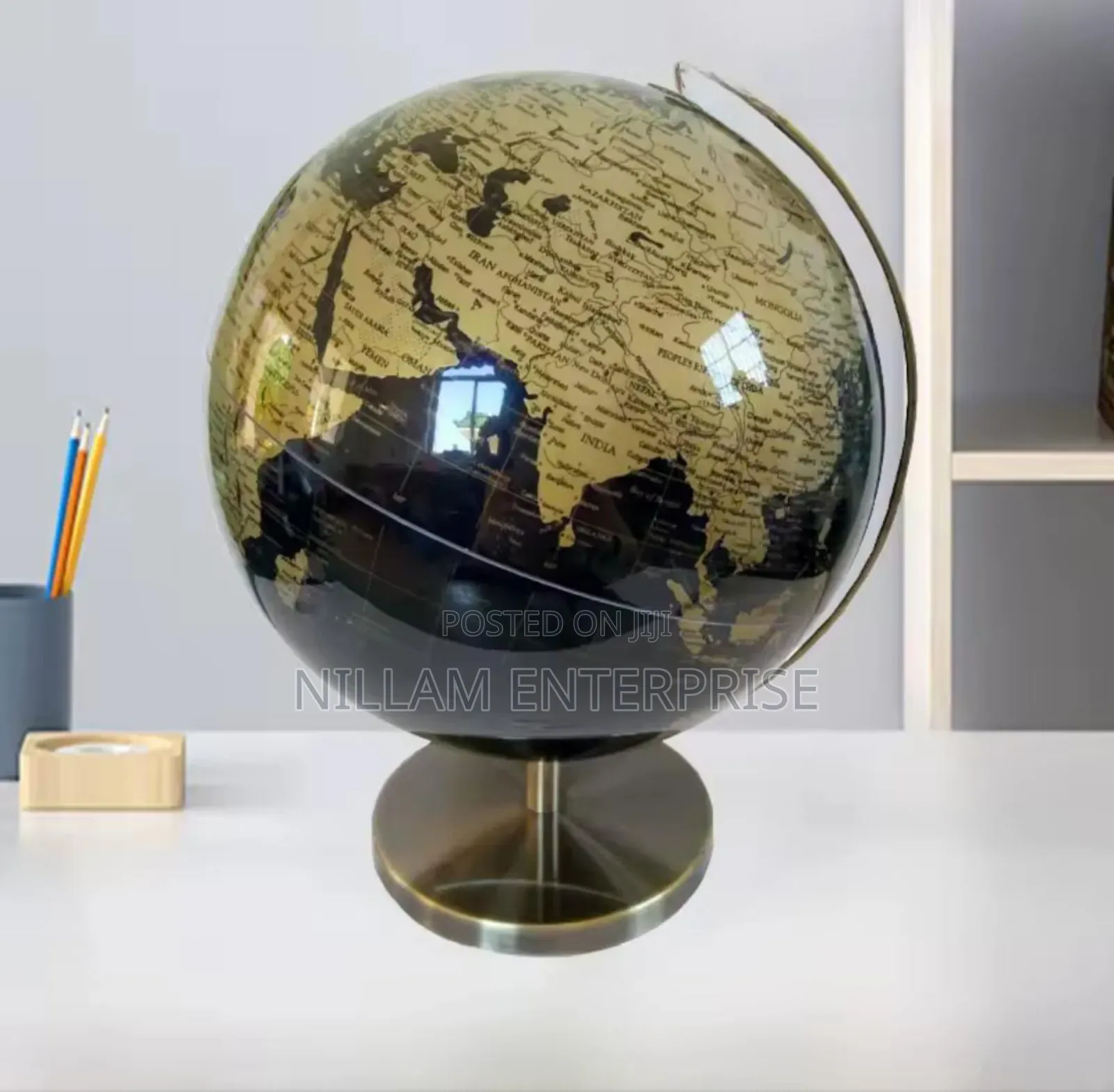 Rotating Globe World Map
