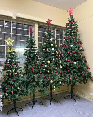 Full Shape With Plentiful Needles (Leaves) Christmas Trees*